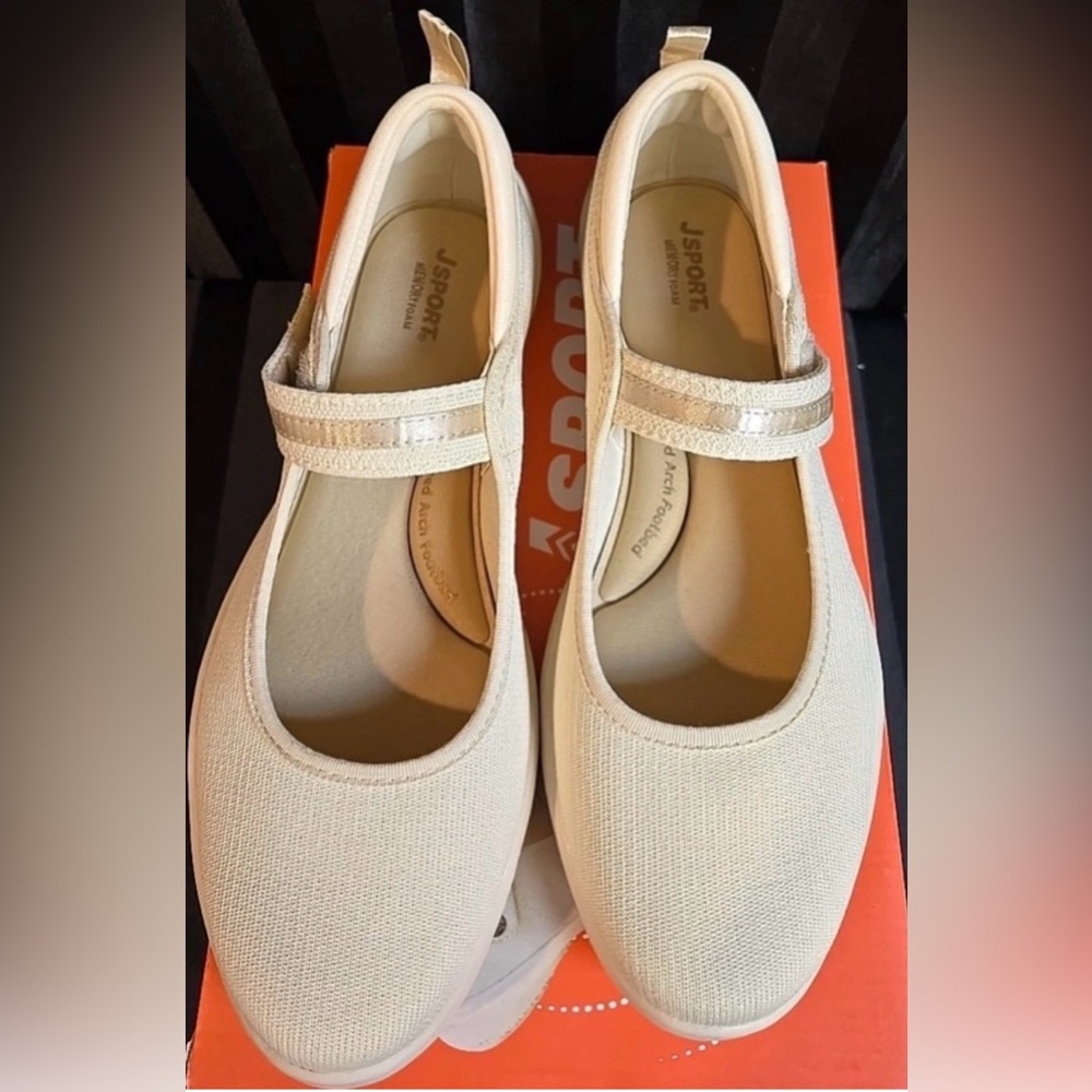 NEW Women's US 8.5 J Sport Cream Melody Mary Janes With Contoured Arch Footbed